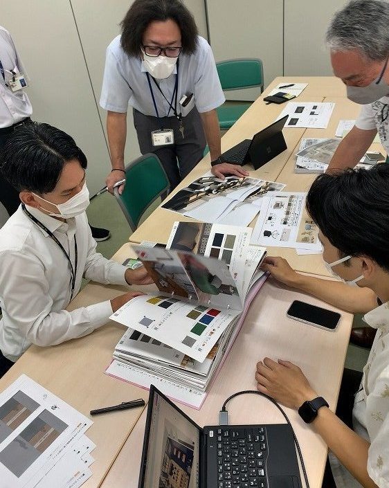 内装会議の様子